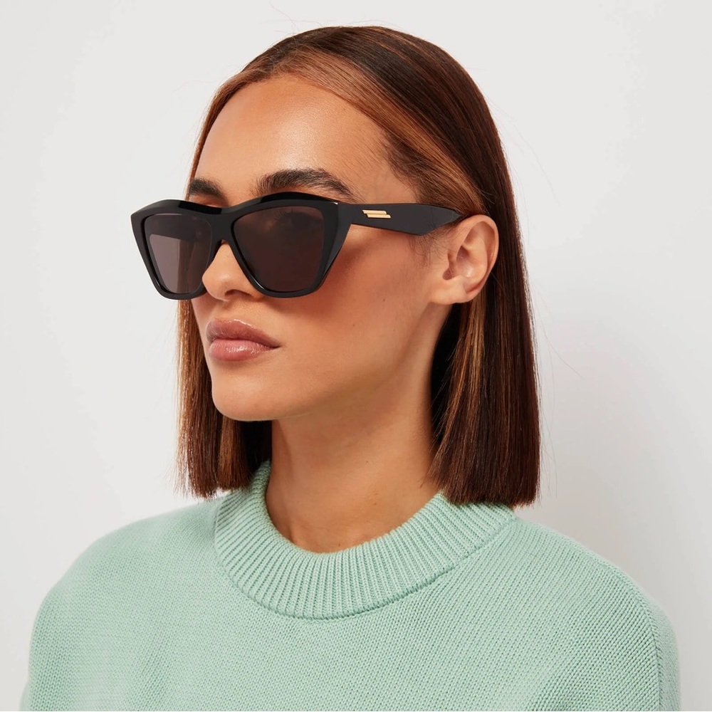 NWT: BOTTEGA VENETA SUNGLASSES.